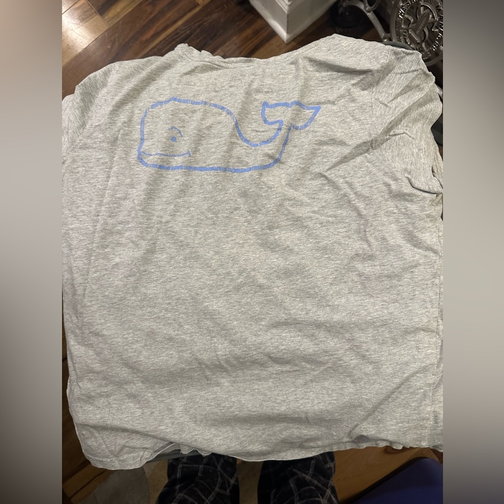 Vineyard vines tee